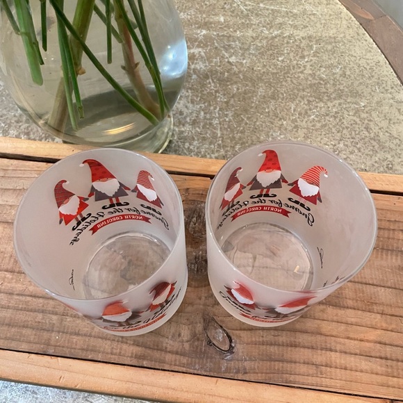 ALBERTO CULVET NORTH CAROLINA “GNOME FOR THE HOLIDAYS”BAR GLASSES - Picture 3 of 4